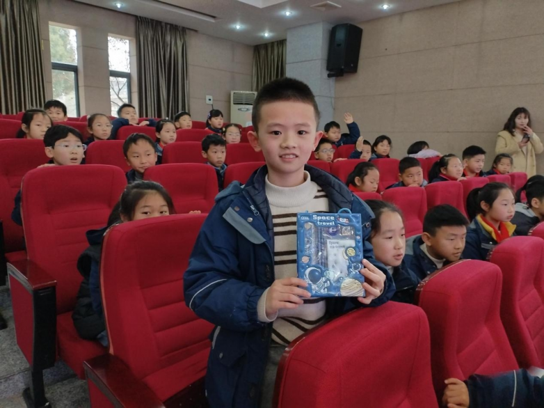 “睛” 彩一课：南昌爱尔助力南昌外国语九里象湖城学子守护“视”界