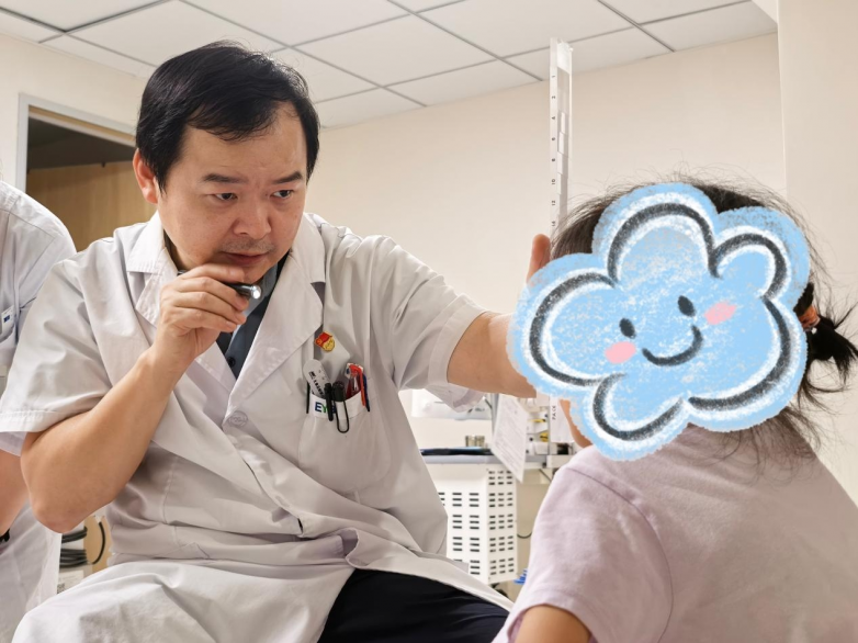 跨城诊疗显成效：余新平教授在南昌爱尔为6岁童矫正知觉性内斜视_https://www.izongheng.net_快讯_第2张