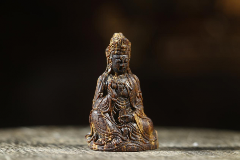 齐齐哈尔沉香雕刻工艺品升温背后：传世香韵的魅力与市场挑战