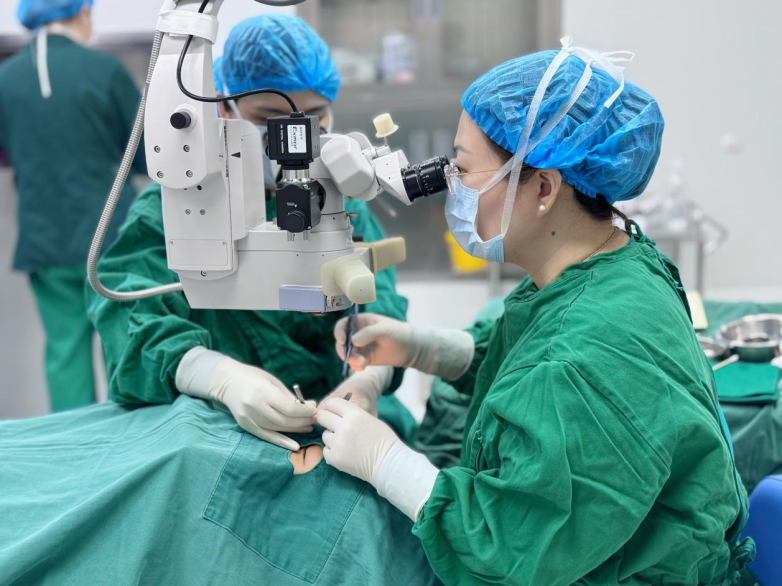 南昌爱尔杨秋艳主任主刀，16岁先天外斜视患者“视”界归正_https://www.izongheng.net_医疗_第2张