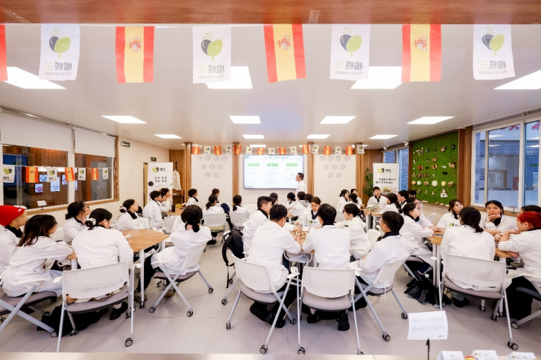 “橄榄，西班牙的超级食物” 成都探索之旅 大师班与主题展览引领校园地中海美食风潮_https://www.izongheng.net_快讯_第2张