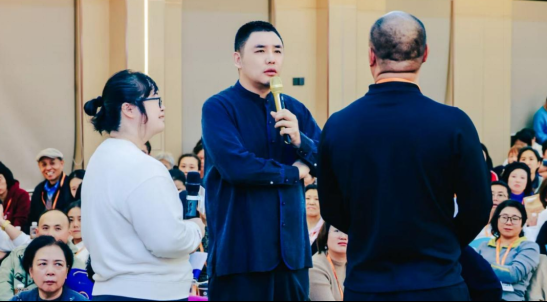 提振民族力量：今心老师与人格频率学背后的时代使命