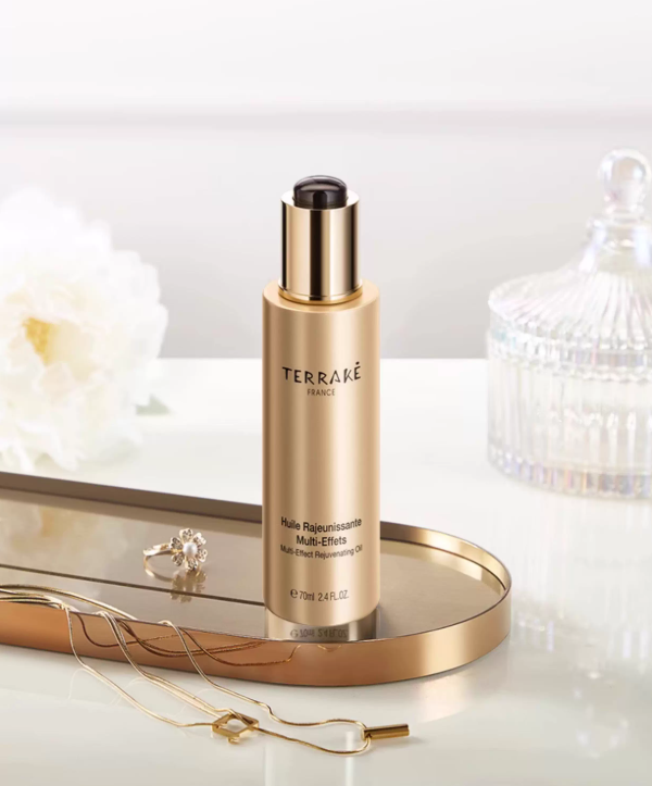 轻盈守护，多维强韧，Terrake天芮精华油焕活肌肤年轻态