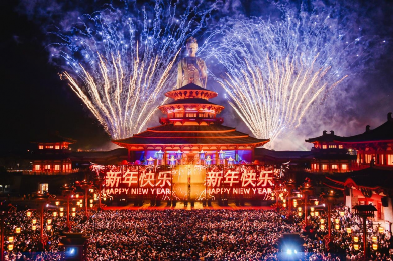  苏州阳澄半岛乐园2026春节狂欢季启幕，赛博机车秀领衔打造开年文旅盛宴