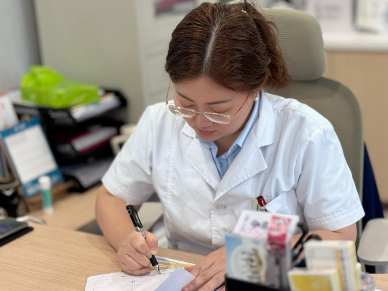 圆锥角膜术后视力困扰?南昌爱尔杨秋艳主任巩膜镜适配方案带来新希望_快讯_第2张_纵横网 圆锥角膜术后视力困扰?南昌爱尔杨秋艳主任巩膜镜适配方案带来新希望_https://www.izongheng.net_快讯_第2张