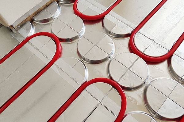 2026年上海地暖安装费用出炉！警惕低价陷阱选对地暖公司很重要（附富杉冷暖案例）