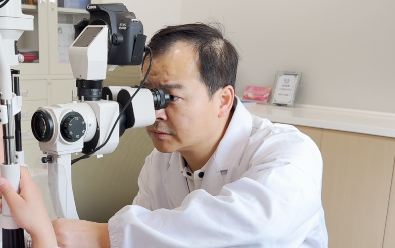 南昌爱尔特邀广州权威余新平教授手术破解10岁患儿内斜视难题_https://www.izongheng.net_快讯_第2张