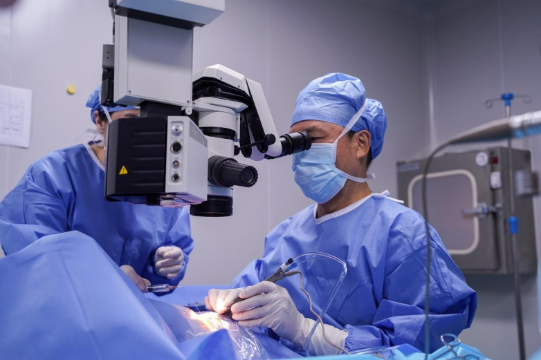 匠心入微！揭秘东莞爱尔眼科个性化飞秒激光白内障手术背后的“精打细算”(图1)