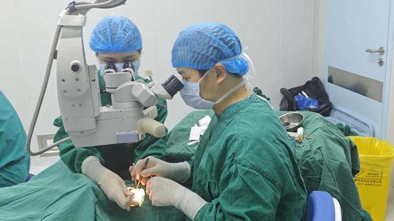 21岁小伙告别8年斜视阴霾！余新平教授南昌爱尔精准手术重筑双眼立体视_https://www.izongheng.net_快讯_第3张