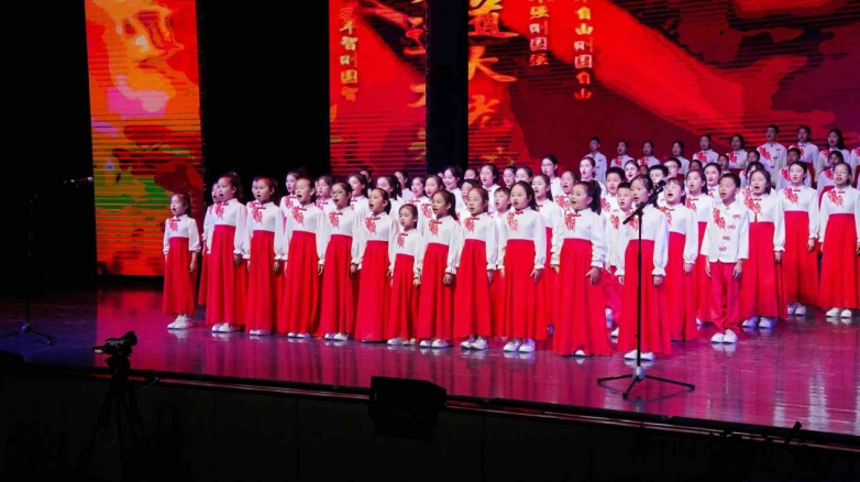 童声诵经典 书香润疆土 新阅读诗会首站落地兵团第三师图木舒克市