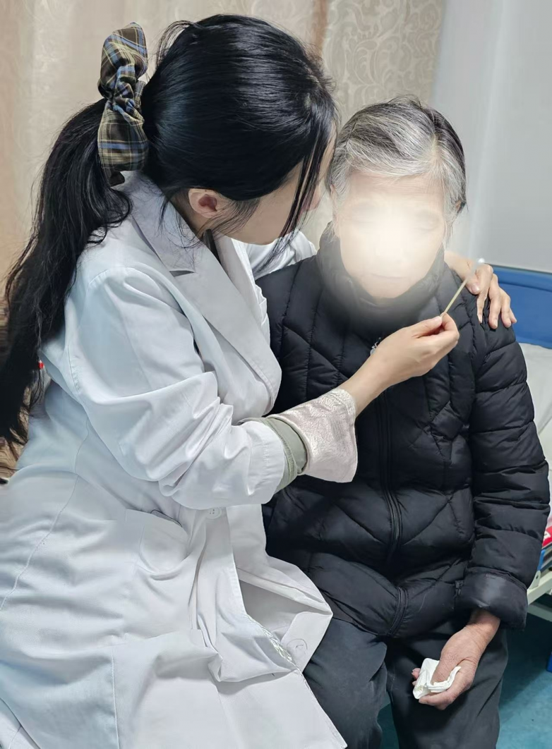 UCP+飞白，大理爱尔精准施治助患者重获清晰视界