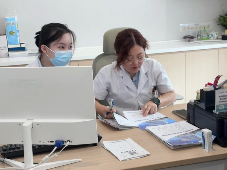 15岁少年十年共同性外斜视困扰 南昌爱尔杨秋艳手术助其获正视_https://www.izongheng.net_快讯_第3张