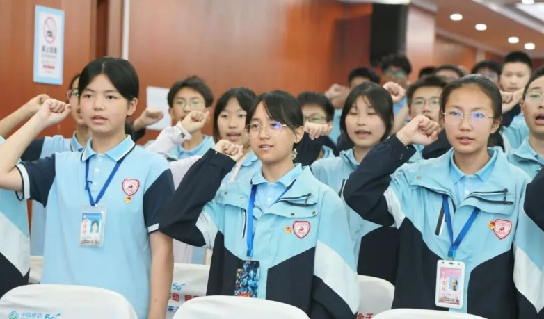 【党建+德育立校】传承五四薪火 青春勇毅担当