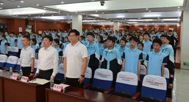【党建+德育立校】传承五四薪火 青春勇毅担当