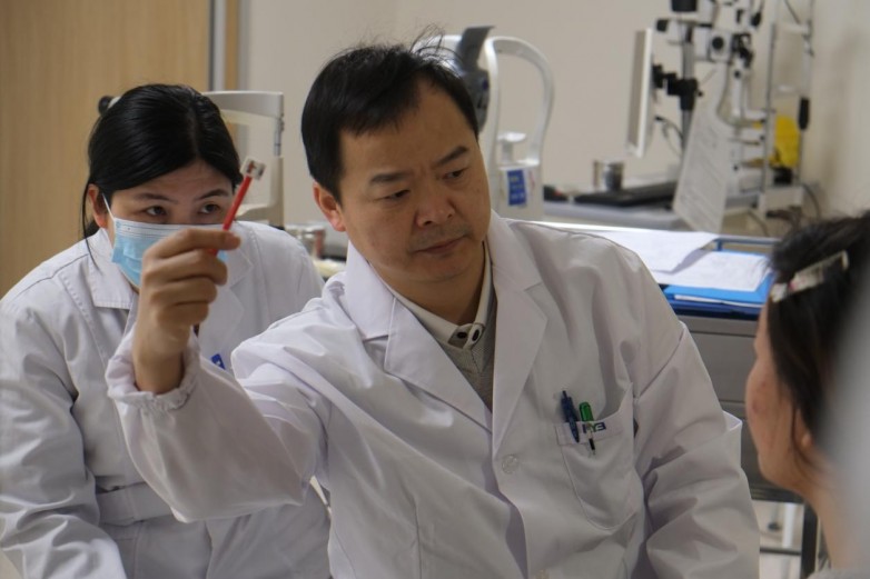 单眼弱视诱发知觉性外斜视 南昌爱尔特邀余新平教授精准手术助患者重塑眼位_快讯_第3张_纵横网 单眼弱视诱发知觉性外斜视 南昌爱尔特邀余新平教授精准手术助患者重塑眼位_https://www.izongheng.net_快讯_第3张