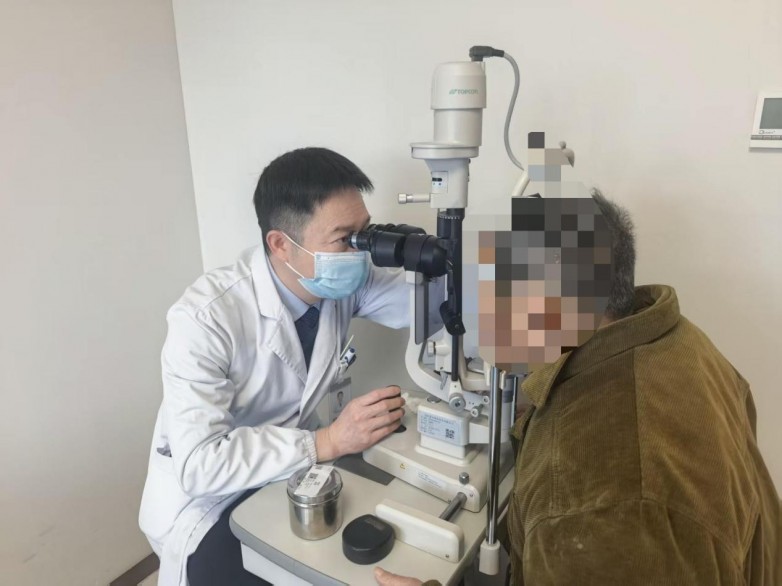 多病缠身遇绝境！79岁老人罹患难治青光眼，南昌爱尔刘学群院长妙手挽回光明