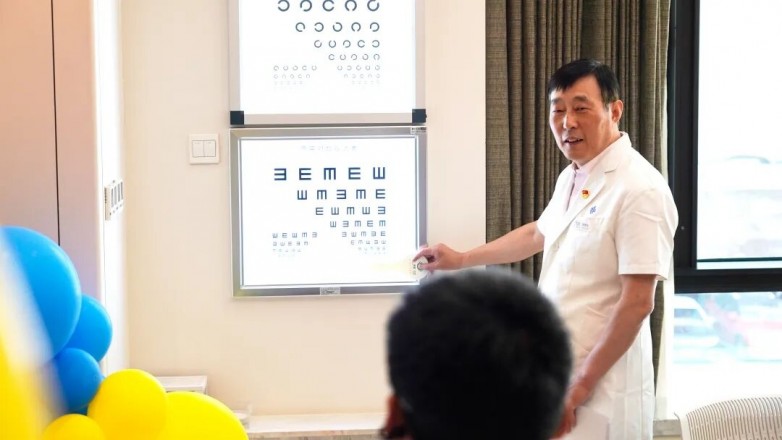 专攻疑难摘镜！张振华教授LASUK术式为高度近视疑难患者定制专属方案