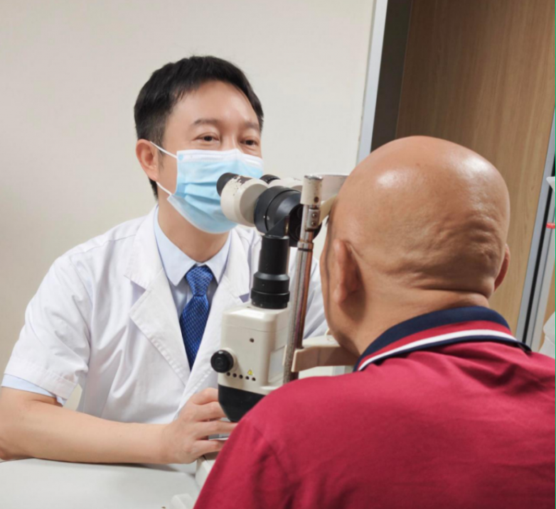 三十年迷雾终散尽：抚州男子左眼失明三十载，南昌爱尔眼科巧手重塑光明