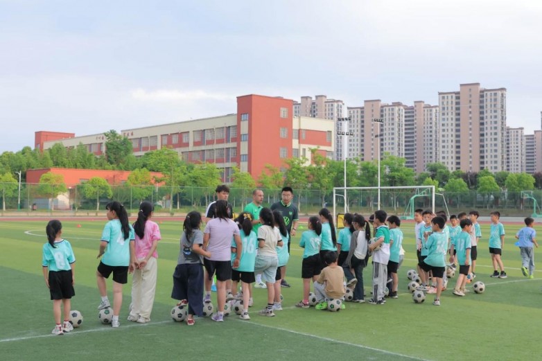绿茵皖行:金寨留守儿童的足球新日常(图11)