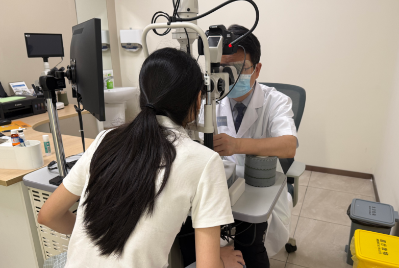 20岁大学生左眼视力“断崖式”下降，南昌爱尔黄海主任揪出“隐形视力杀手”圆锥角膜