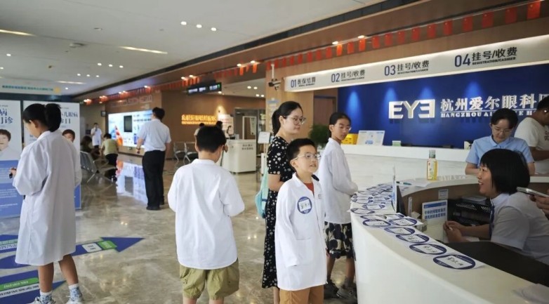 班级风采 | 五(2)中队:化身小小眼科医生,守护明亮新“视”界! 班级风采 | 五(2)中队:化身小小眼科医生,守护明亮新“视”界!