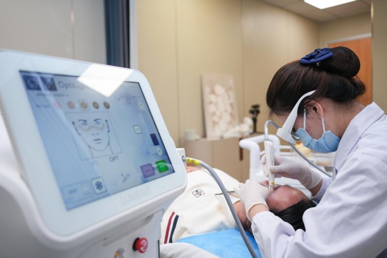 ​东莞爱尔眼科医院启动第七届10·10干眼关爱日：干眼防治从“睑缘一张照”开始(图3)
