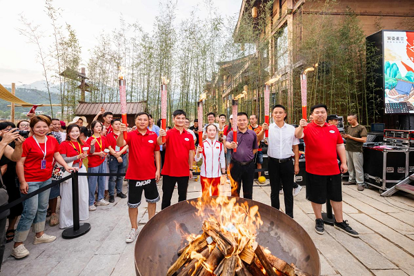 9月14日，南岳里·庙会民俗美食街正式开街，开启南岳文旅夜游新篇章！_https://www.izongheng.net_快讯_第5张