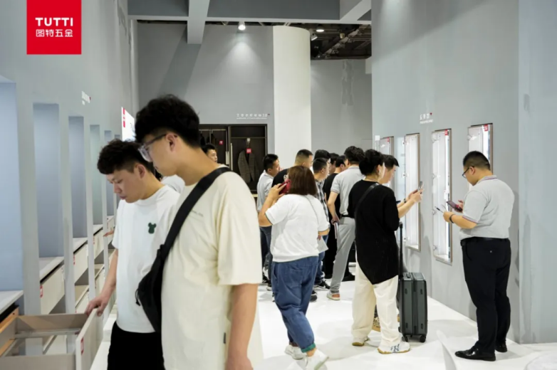 双展首日，舒适启幕！图特五金亮相第13届广州定制家居展_https://www.izongheng.net_快讯_第18张