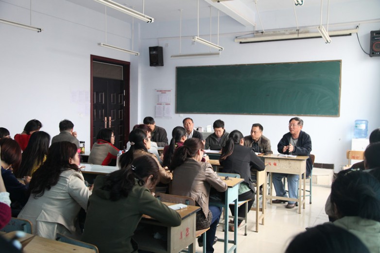从自身抓起 洗洗澡治治病 确保学院风清气正