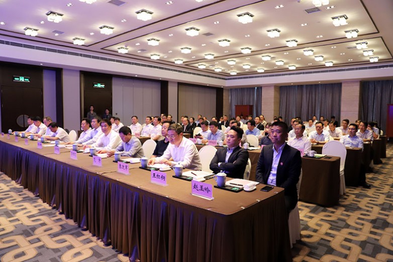 黄河交通学院与中国汽车工程研究院股份有限公司签订战略合作协议