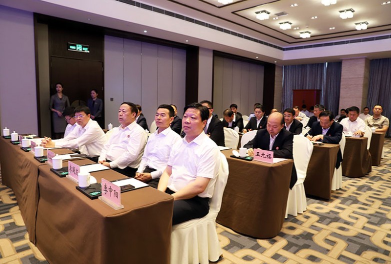 黄河交通学院与中国汽车工程研究院股份有限公司签订战略合作协议