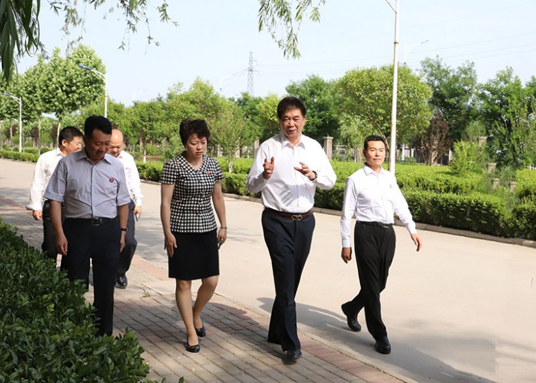 黄河交通学院与中国汽车工程研究院股份有限公司签订战略合作协议