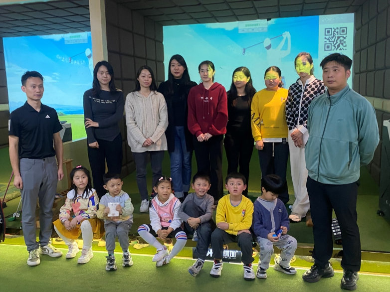 挥杆童趣，悦享成长！融媒广视电影集团小小高尔夫体验活动深圳开启