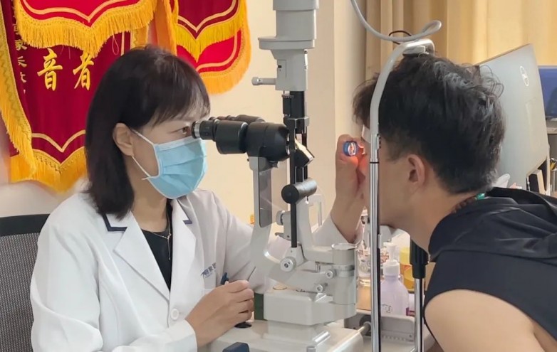 高考后张家口朝聚眼科医院迎来“摘镜”热潮_https://www.izongheng.net_快讯_第4张