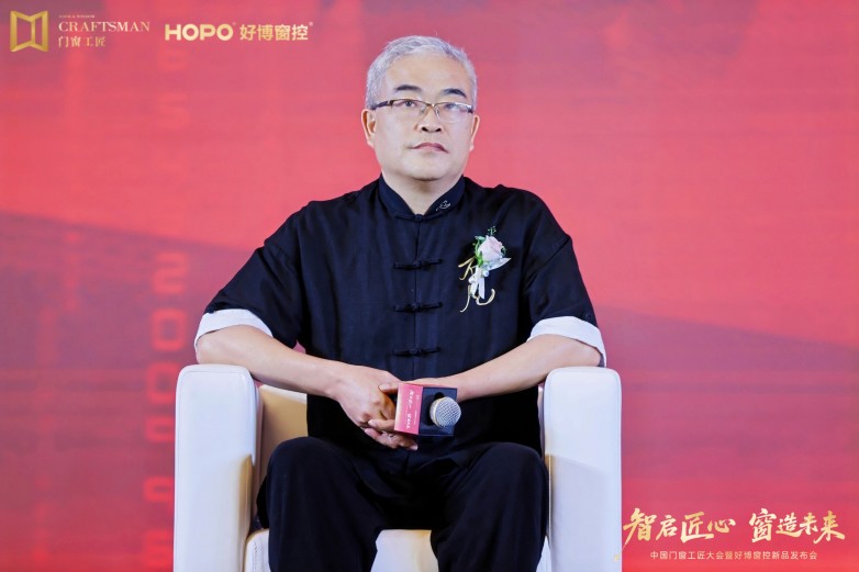 陈刚.jpg