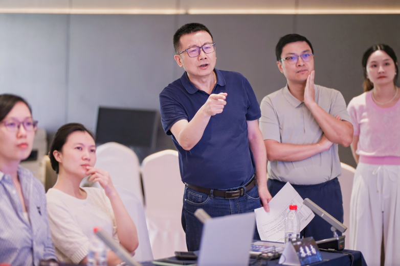 现场专家评审团对AI病历质控结果进行讨论.png