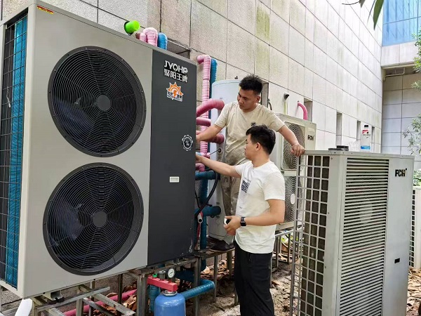 热泵行业网红李大伟安装聚阳王牌<span