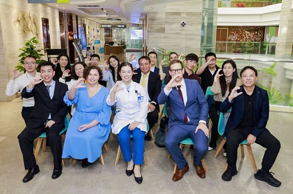 科林仪器FEMTO LDV Z8 助力！广州爱尔眼科获 “CLEAR 超清全飞临床技术示范中心” 授牌