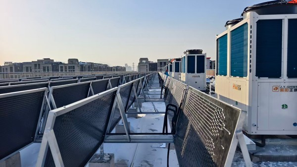 1765879209651187.jpg 聚阳王牌8台光热款超低温热泵采暖 配置256张光热板供12000平 (1).jpg