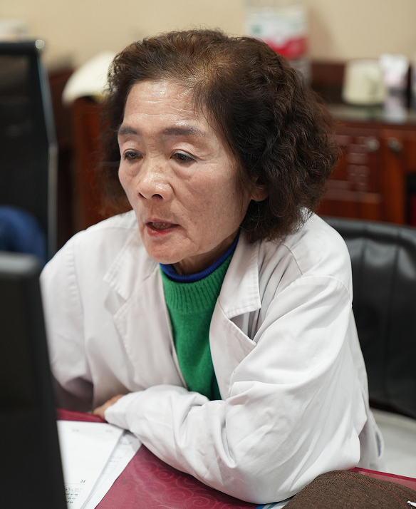 深耕肺病診療50余年！扁圣畢洪英中醫(yī)教你有效對抗肺病