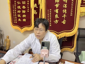 扁圣中医韩广花：三十年坚守，用执着诠释中医人的信仰