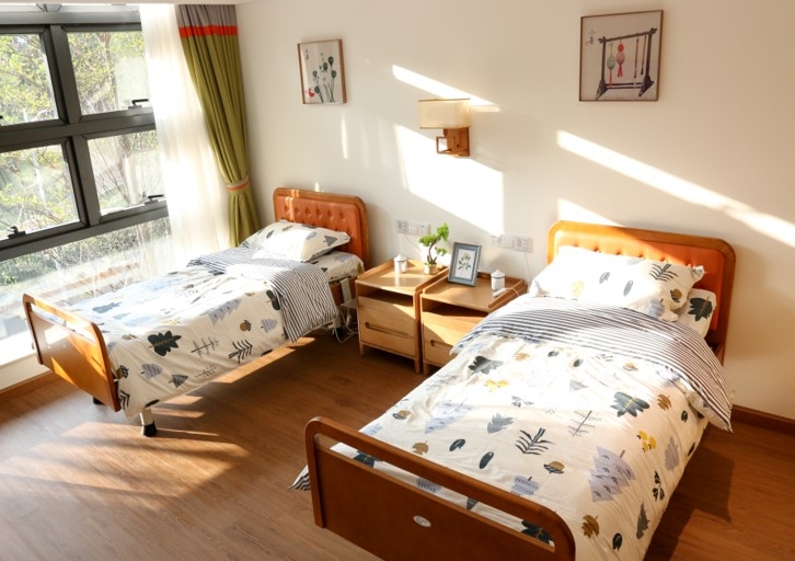 党建护航银龄生活 瑞众保险探索“保险+”服务新路径