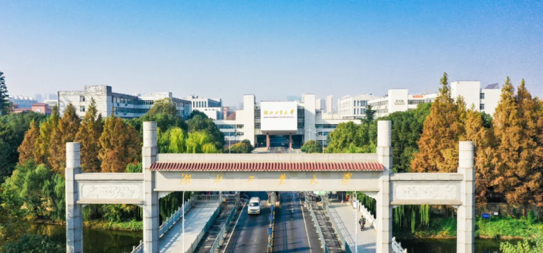 1775525945414546.png 课件预览