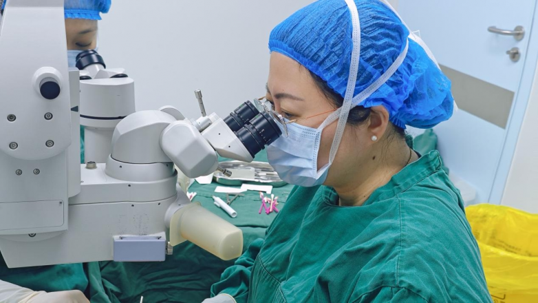 南昌爱尔杨秋艳主任精准手术攻克6岁男童双眼外斜视伴上睑下垂_https://www.izongheng.net_快讯_第2张