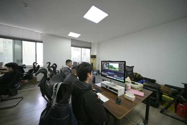 职工办公室.jpg