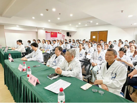 华东地区率先引进｜阿玛仕”臻光速”落地南京东南眼科医院！开启量眼定制新时代！