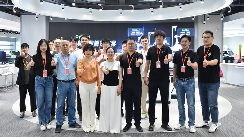 1780882712987328.png 活动现场1.png