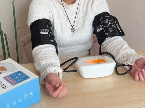 500像素-双手训练3.jpg