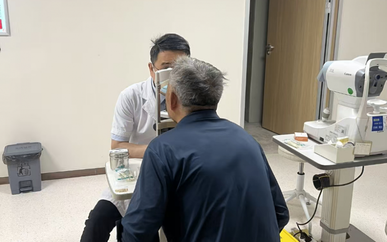 木头碎片高速击中左眼致眼球破裂 南昌医生争分夺秒“抢”回光明
