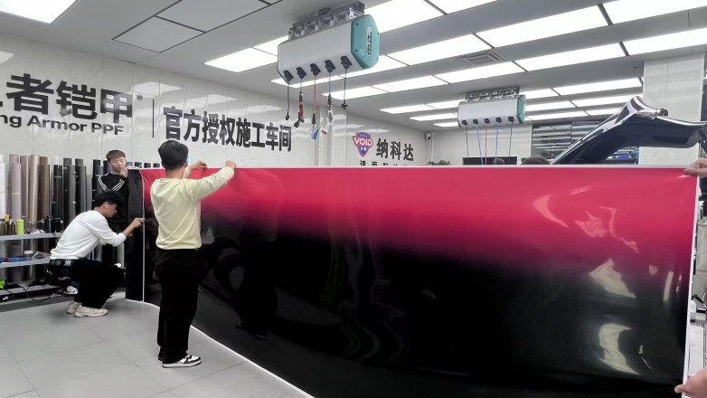 深耕中原车膜市场多年,华中膜业以全链条实力定义郑州贴膜新标准 深耕中原车膜市场多年,华中膜业以全链条实力定义郑州贴膜新标准